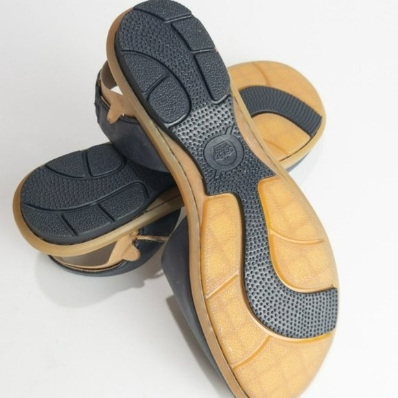 Born Trang Sandals -8 - Picture 4 of 6